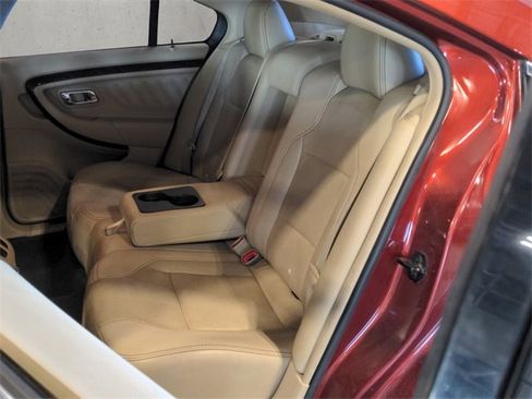 Used 2014 Ford Taurus Limited image 17