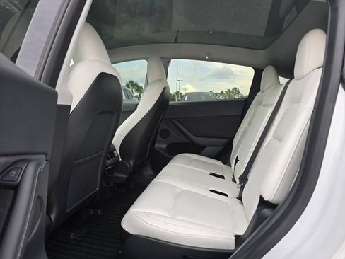 Used 2023 Tesla Model Y Long Range AWD/4WD image 17