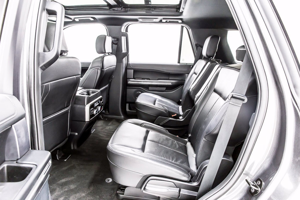 Used 2020 Ford Expedition XLT w/ Equipment Group 202A RWD image 28