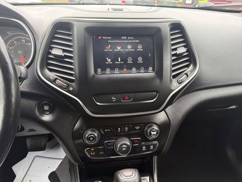 Certified 2020 Jeep Cherokee Latitude Plus w/ Cold Weather Group image 20