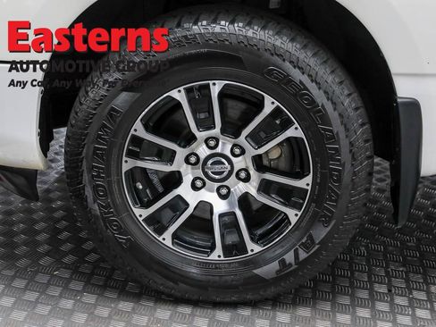 Used 2020 Nissan Titan SV w/ SV Convenience Package image 34