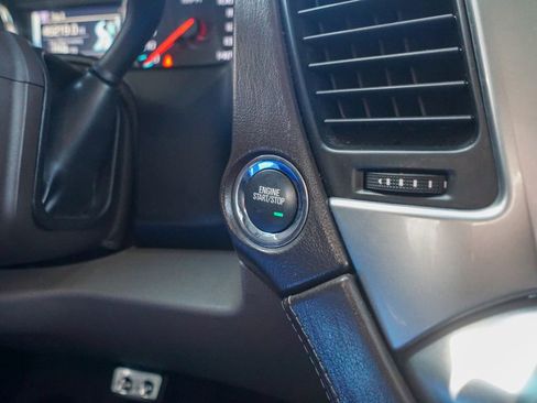 Used 2018 Chevrolet Tahoe LT w/ LT Signature Package image 28