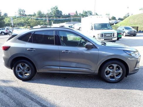 Used 2023 Ford Escape ST-Line w/ Tech Pack #1 AWD/4WD image 9