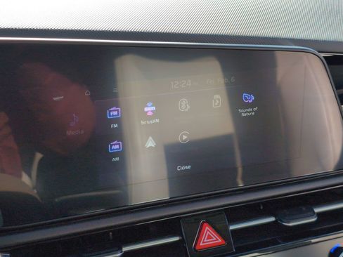 Used 2023 Kia Niro EX image 19