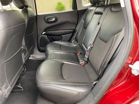 Used 2021 Jeep Compass Latitude FWD image 40
