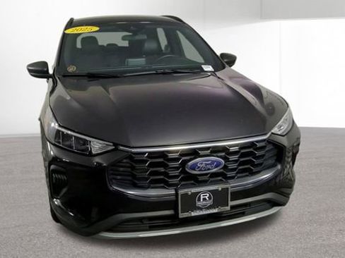 Used 2025 Ford Escape ST-Line AWD/4WD image 3