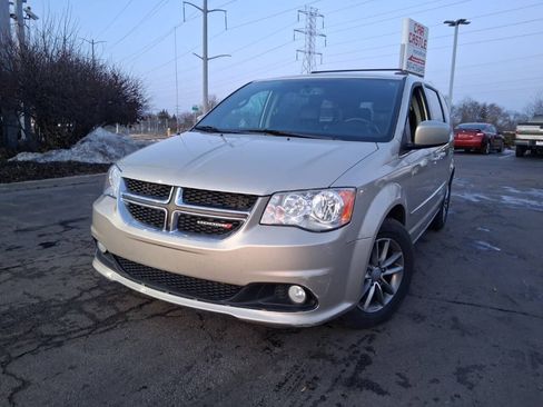 Used 2015 Dodge Grand Caravan SXT FWD image 1