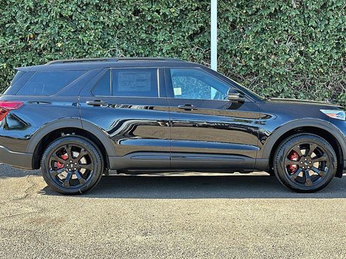 Used 2023 Ford Explorer ST w/ Equipment Group 401A image 3