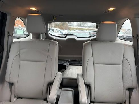 Used 2018 Toyota Highlander Limited image 25
