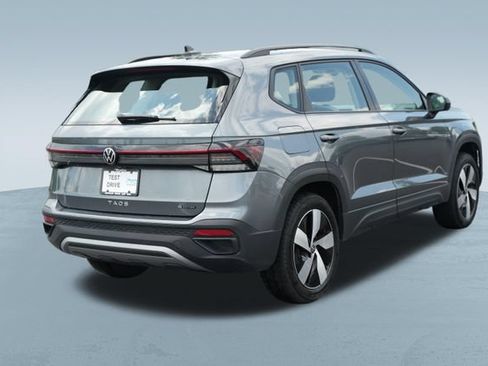 Used 2025 Volkswagen Taos S AWD/4WD image 9