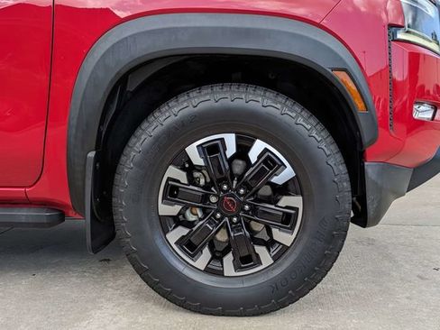 Used 2022 Nissan Frontier Pro-X RWD image 12