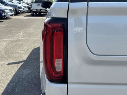 Used 2020 GMC Sierra 1500 Denali w/ Denali Ultimate Package AWD/4WD image 11