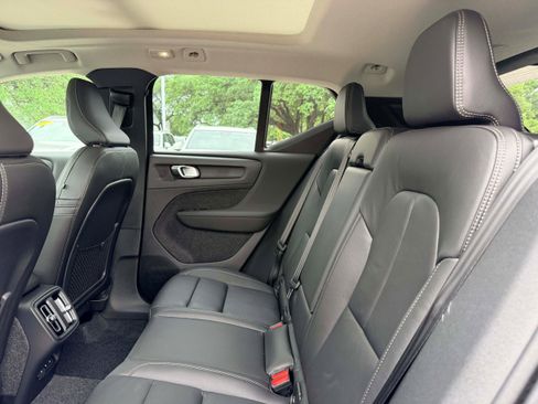New 2026 Volvo XC40 B5 Ultra w/ Climate Package AWD/4WD image 15