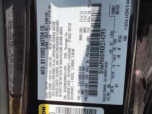 Used 2019 Ford Fusion SE FWD image 17