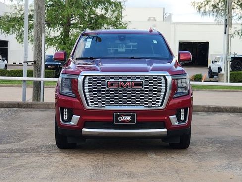 Used 2022 GMC Yukon XL Denali AWD/4WD image 2