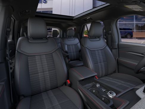 New 2026 Ford Explorer ST-Line w/ ST-Line Street Pack AWD/4WD image 10