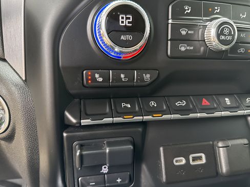 Used 2020 GMC Sierra 1500 SLT image 16