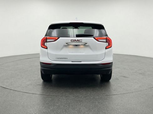 Used 2024 GMC Terrain SLE image 7