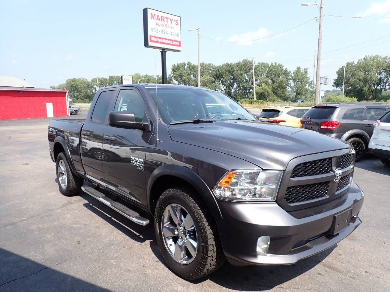 Used 2019 RAM 1500 Express w/ Express Value Package AWD/4WD image 1