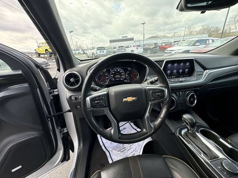 Used 2019 Chevrolet Blazer Premier w/ Sun and Wheels Package FWD image 11
