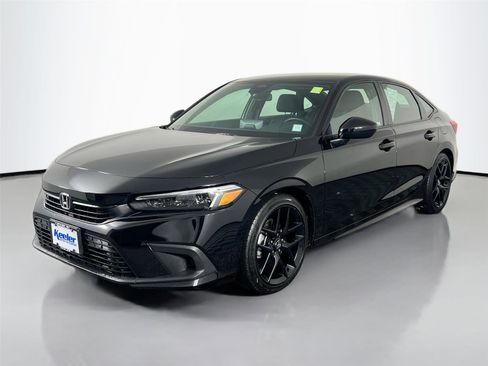 Used 2023 Honda Civic Sport image 2