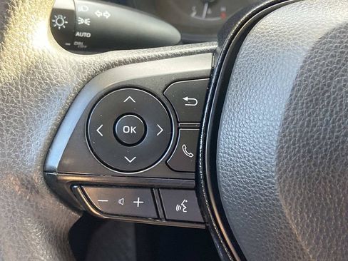 Used 2020 Toyota Corolla LE FWD image 23