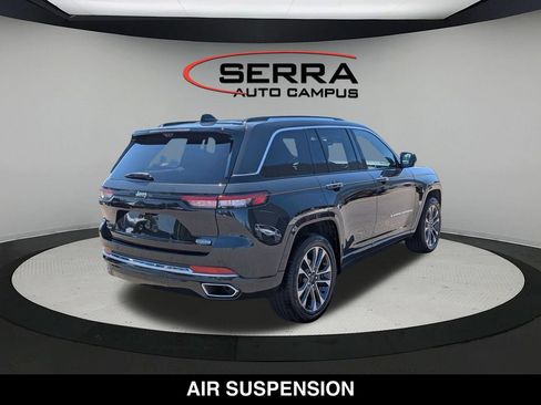 Used 2023 Jeep Grand Cherokee Overland w/ Luxury Tech Group IV AWD/4WD image 14