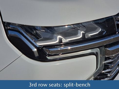 Used 2023 Chevrolet Suburban Premier image 10