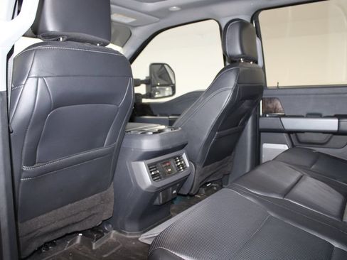Used 2023 Ford F250 Lariat w/ Lariat Ultimate Package AWD/4WD image 19