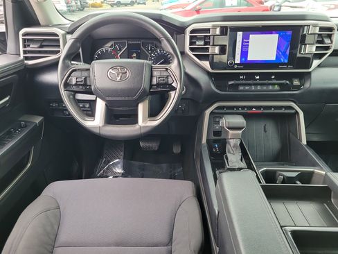Used 2022 Toyota Tundra SR5 w/ SR5 Convenience Package image 10
