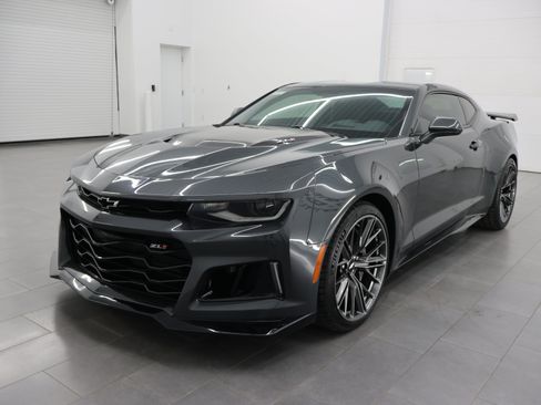 Used 2017 Chevrolet Camaro ZL1 RWD image 7