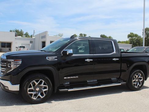 Used 2024 GMC Sierra 1500 SLT w/ SLT Premium Plus Package AWD/4WD image 3