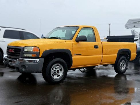 Used 2003 GMC Sierra 2500 W/T RWD image 2