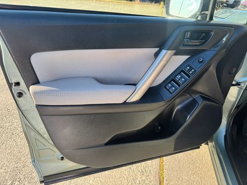 Used 2016 Subaru Forester 2.5i Premium w/ All-Weather Package image 17
