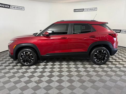 Used 2021 Chevrolet TrailBlazer LT w/ Convenience Package AWD/4WD image 3