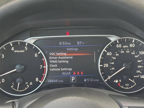 Used 2025 Nissan Altima 2.5 SV FWD image 38