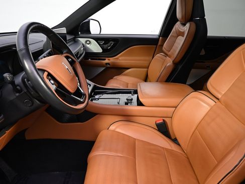Used 2023 Lincoln Aviator Black Label w/ Jet Package image 13