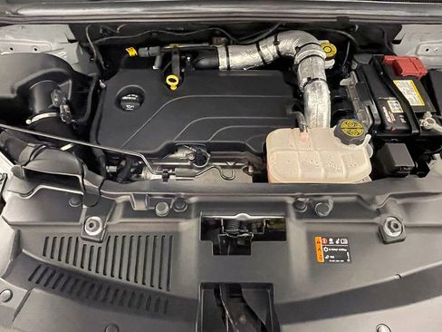 Used 2022 Chevrolet Trax LT w/ LT Convenience Package image 38