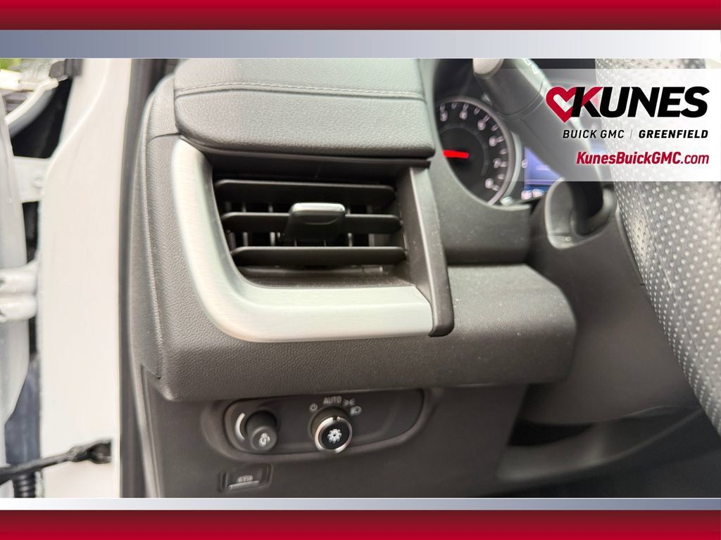 Used 2022 GMC Terrain SLE w/ Driver Convenience Package AWD/4WD image 33