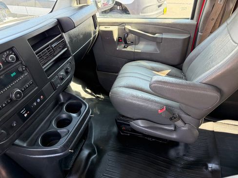 Used 2021 Chevrolet Express 3500 LS w/ Cold Climate Package RWD image 17