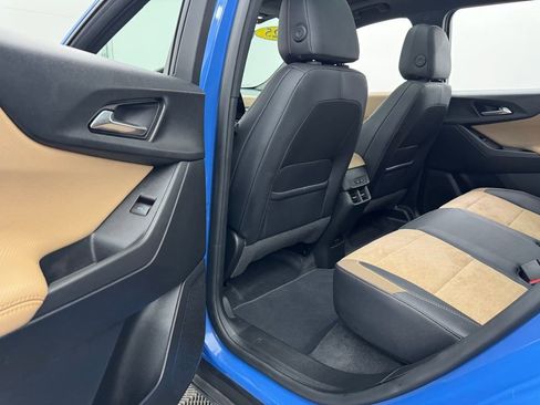 Used 2025 Chevrolet Equinox ACTIV w/ Safety and Technology Package image 41