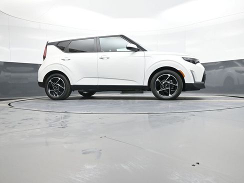 Used 2023 Kia Soul EX image 29