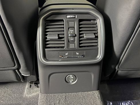 New 2026 Porsche Macan image 36