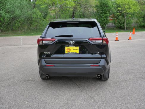 Certified 2024 Toyota RAV4 LE AWD/4WD image 7