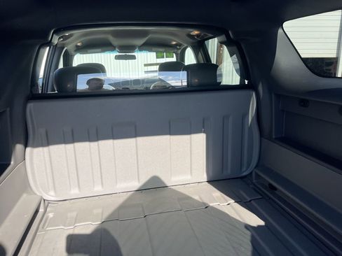 Used 2004 GMC Envoy XUV SLE image 16