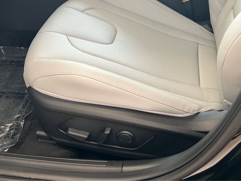 New 2026 Hyundai Elantra Limited image 29