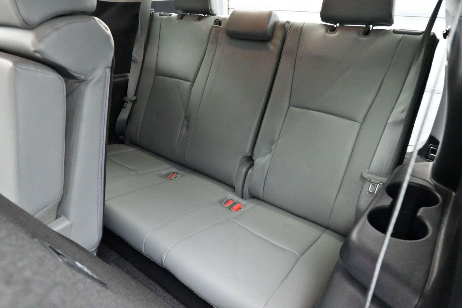 Used 2022 Toyota Highlander XLE FWD image 32