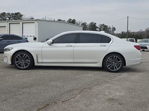 Used 2020 BMW 750i xDrive w/ Luxury Rear Seating Package image 2