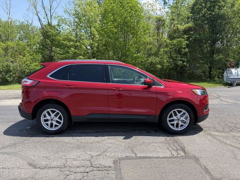 Used 2023 Ford Edge SEL w/ Convenience Package AWD/4WD image 3