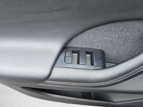 Used 2022 Tesla Model X image 25